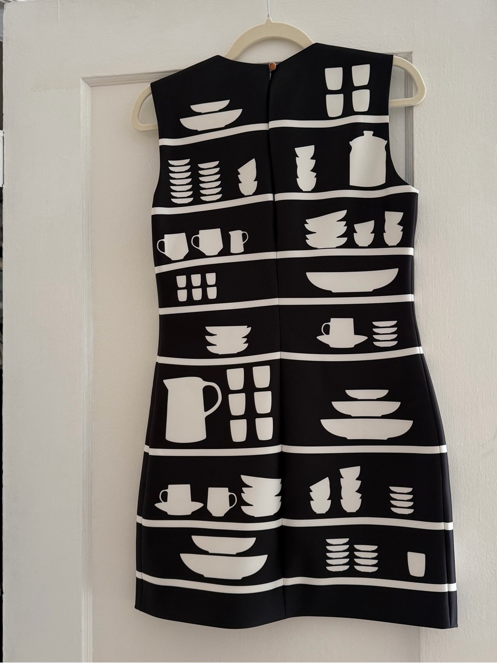 JW ANDERSON Black and White Pottery Print Shift Dress - Picture 4 of 6